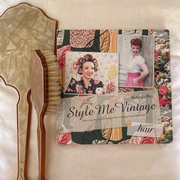 Style Me Vintage Hair Hardcover Book - Picture 1 of 16